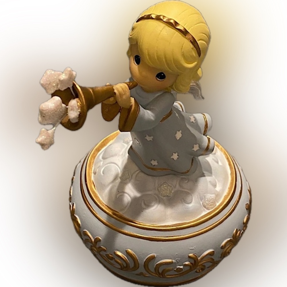 2009 Precious Moments Trumpeting Girl Angel Musical Music Box Hark the H…